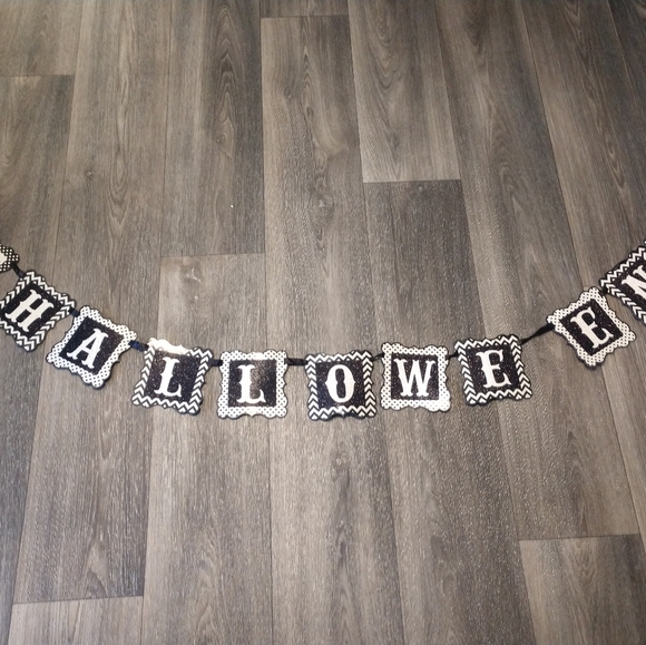 Happy Halloween Banner Black and White 70" - Picture 1 of 3